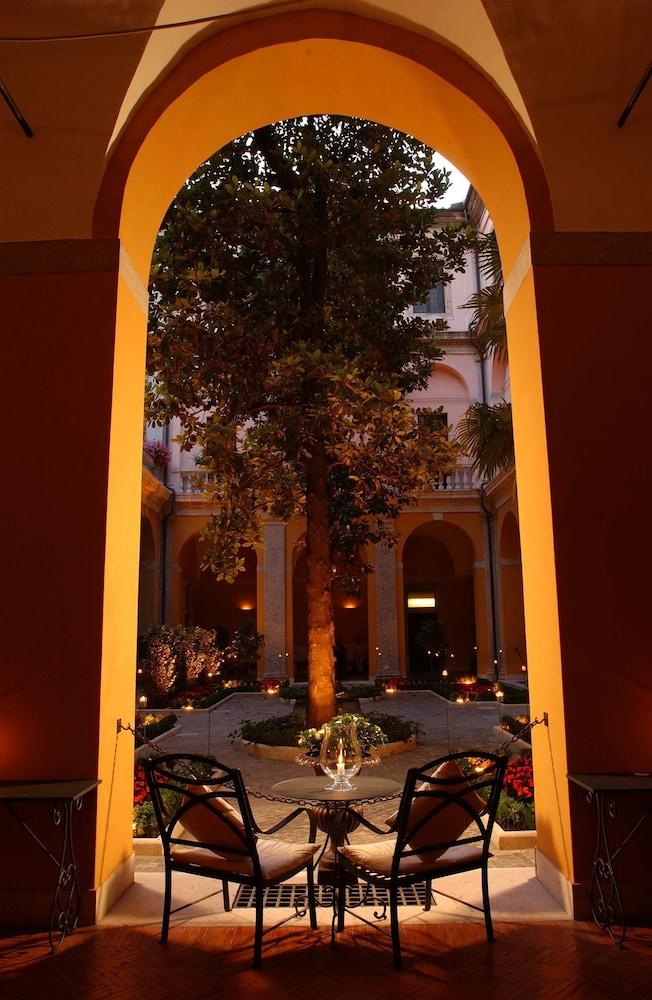 Palazzo Cardinal Cesi Hotel Roma