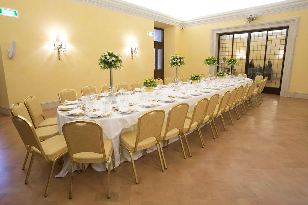 Palazzo Cardinal Cesi 4* Roma