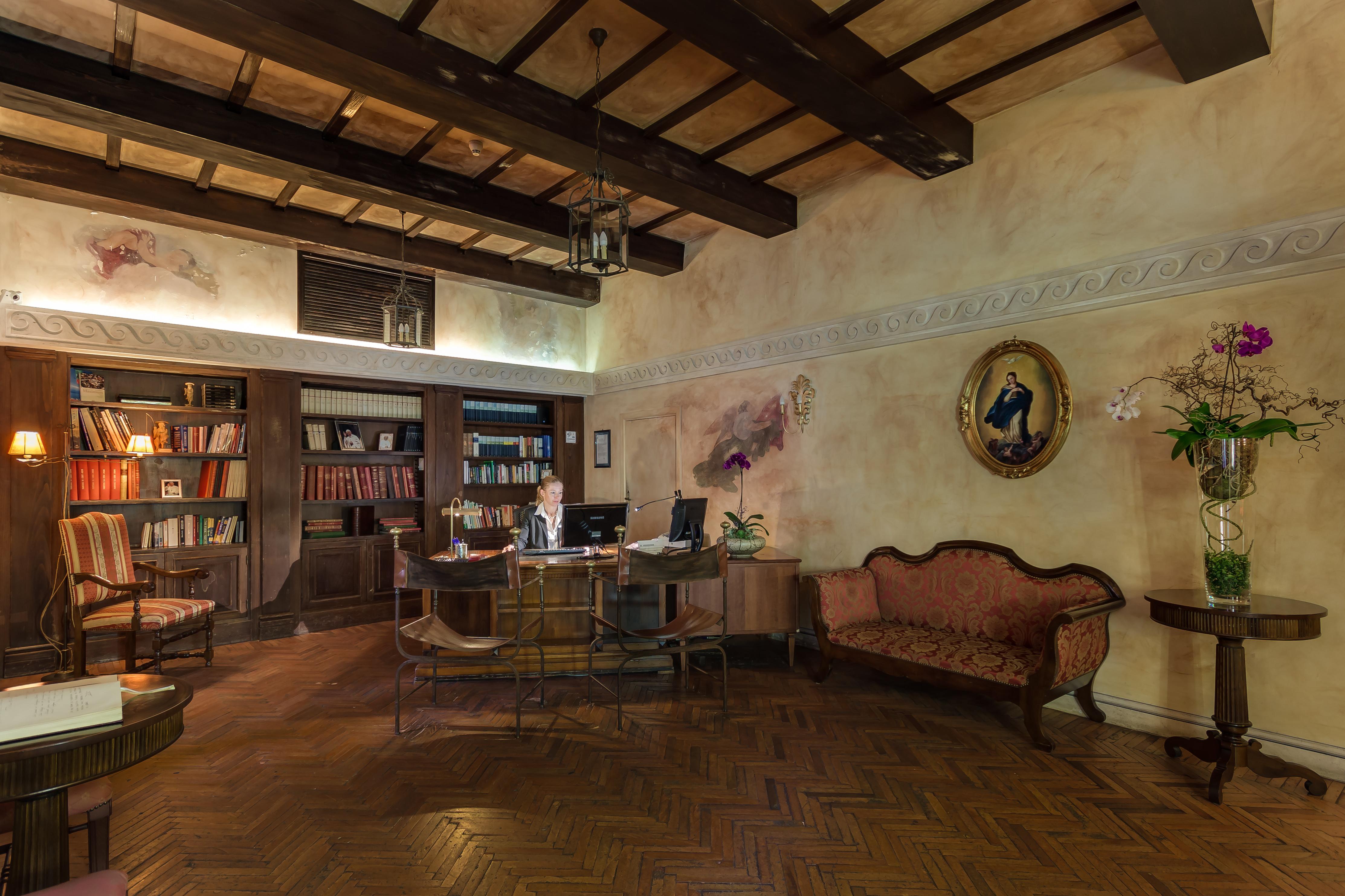 Palazzo Cardinal Cesi 4*